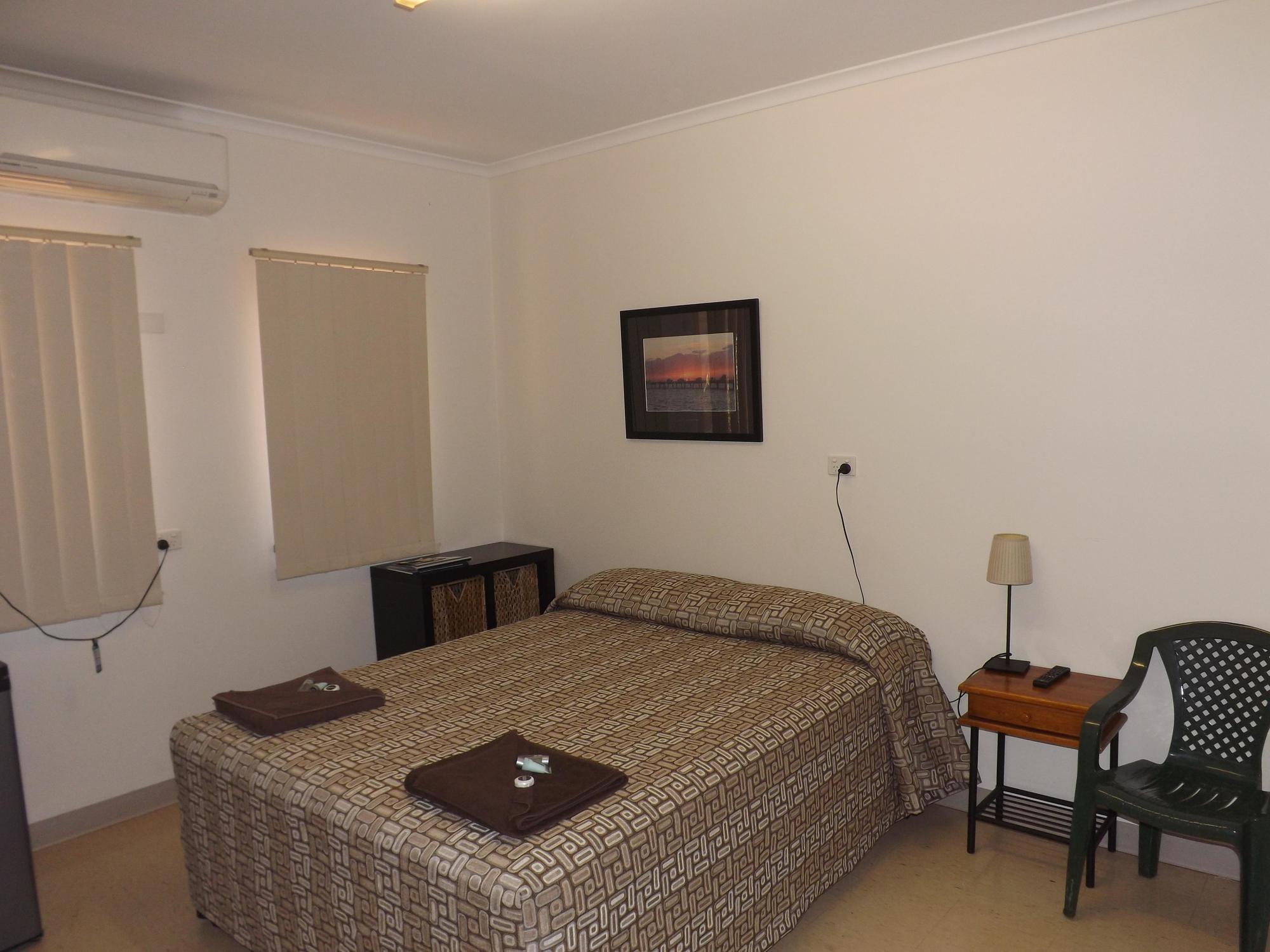 Derby Lodge Motel Екстериор снимка