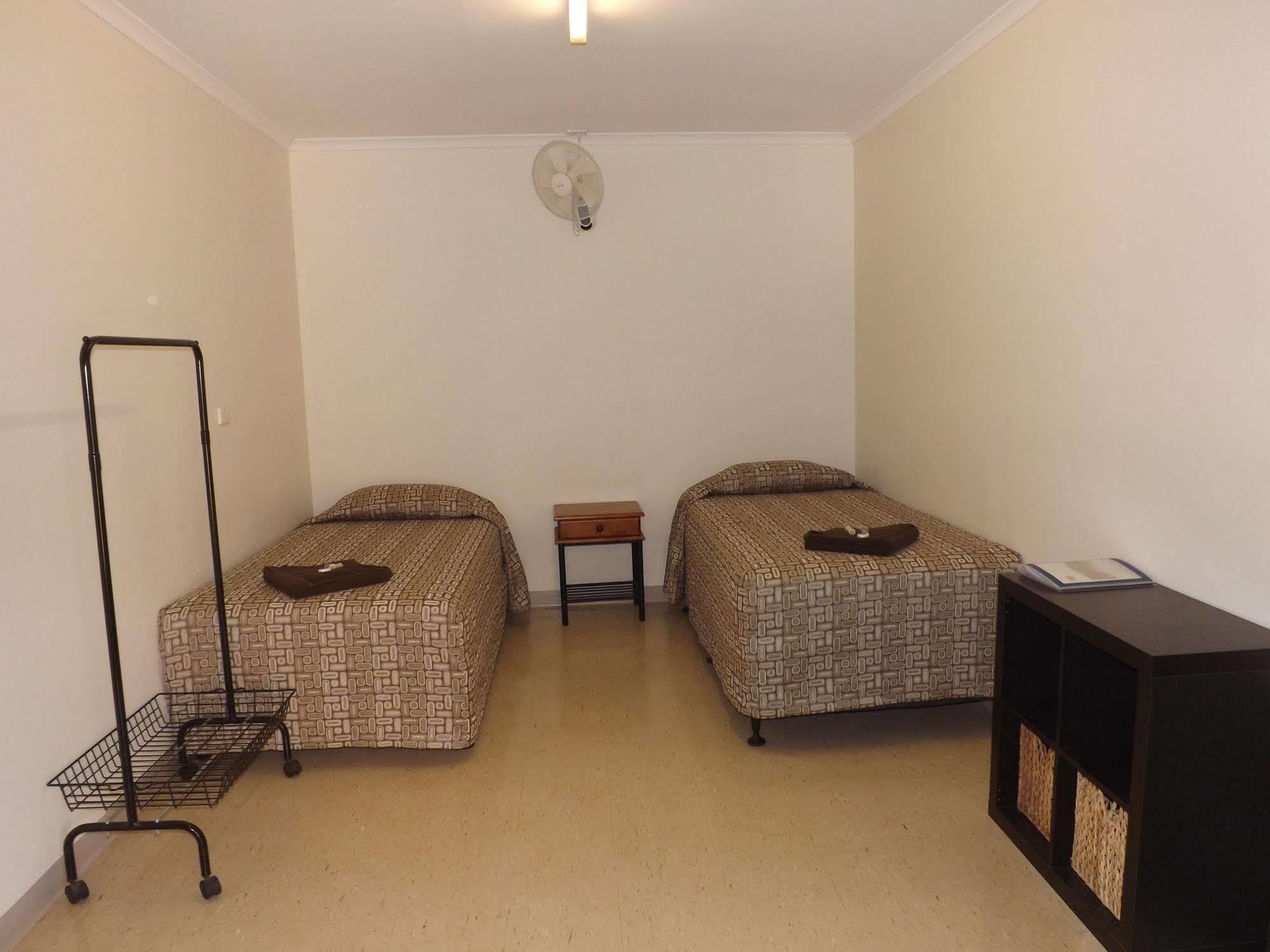 Derby Lodge Motel Екстериор снимка