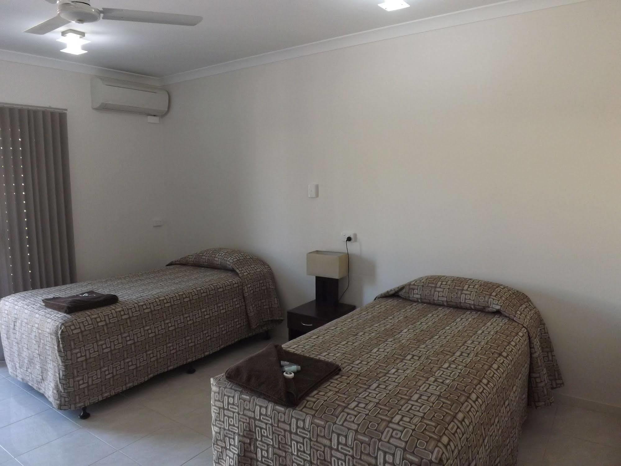 Derby Lodge Motel Екстериор снимка