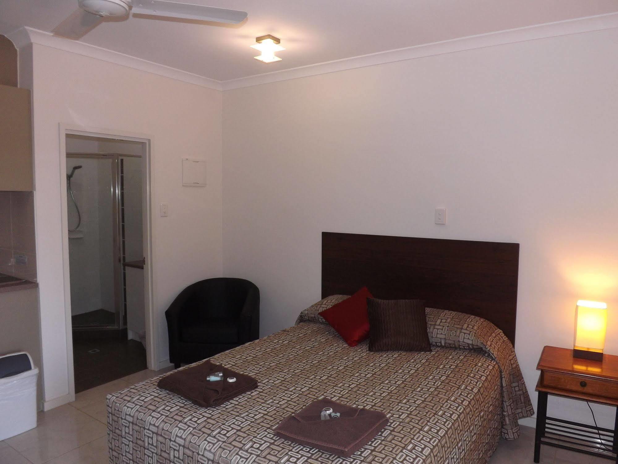 Derby Lodge Motel Екстериор снимка