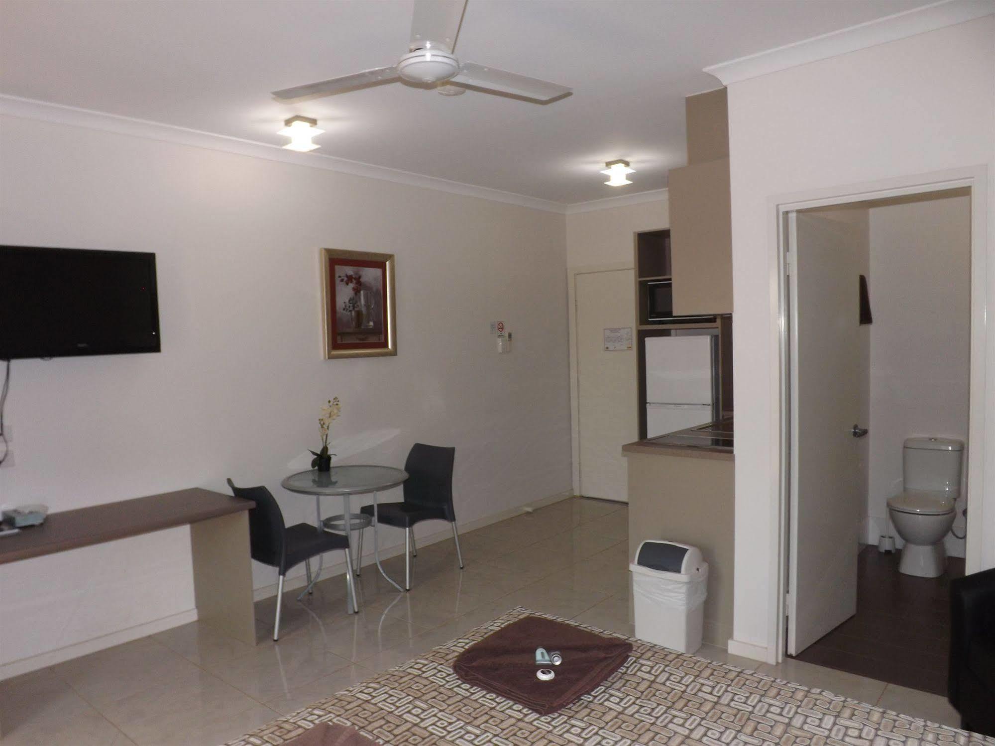 Derby Lodge Motel Екстериор снимка
